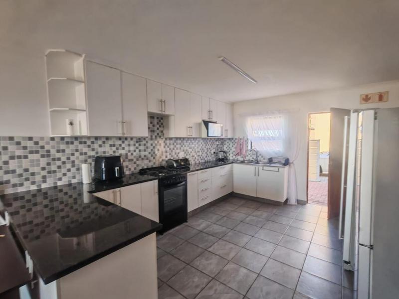3 Bedroom Property for Sale in Mossel Bay Central Western Cape